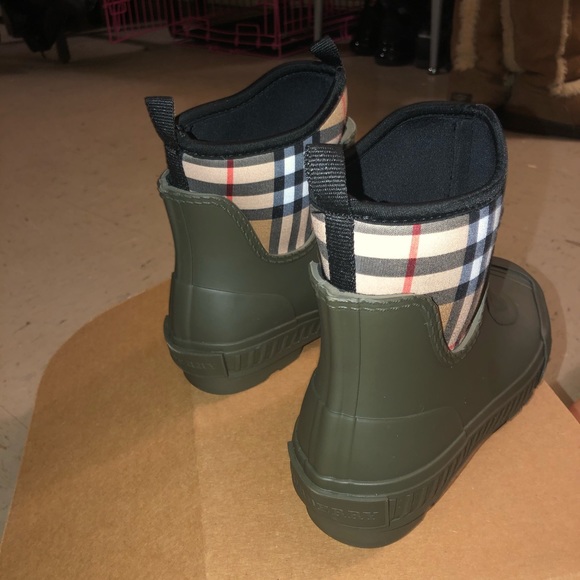 Burberry Ankle Rainboots - Picture 4 of 6